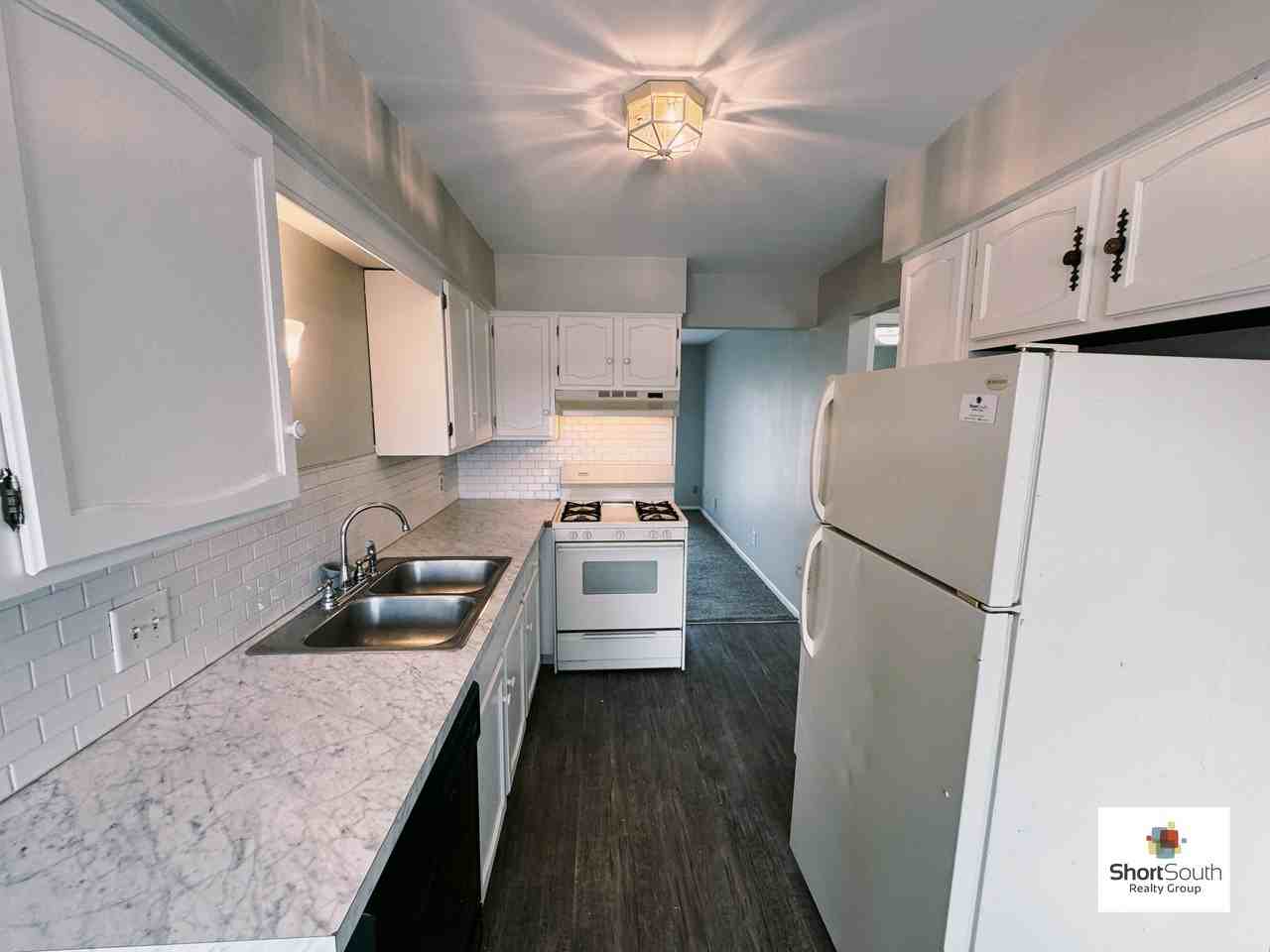 7560 Louise Ave - Photo 2 of 15