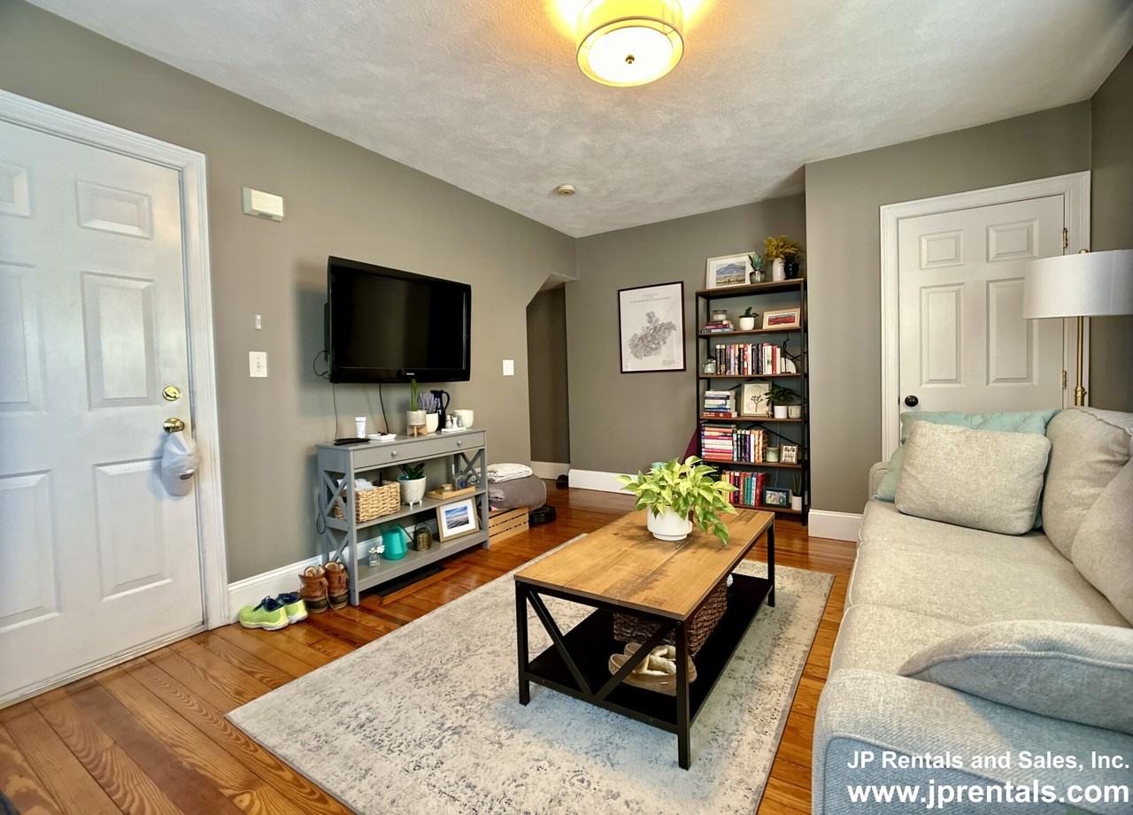 9 Barton St #1CO - Photo 6 of 11