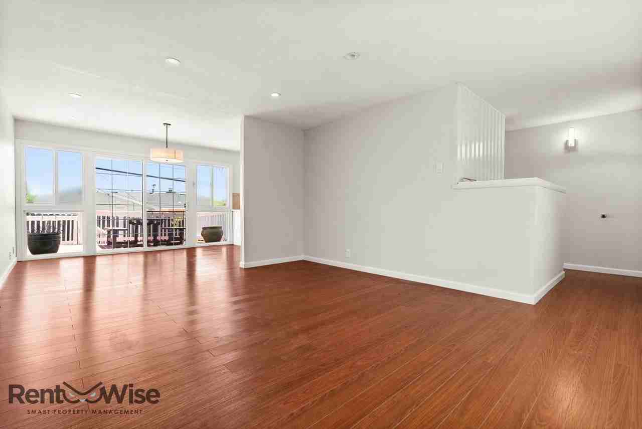 1120 Oakwood Dr - Photo 3 of 36