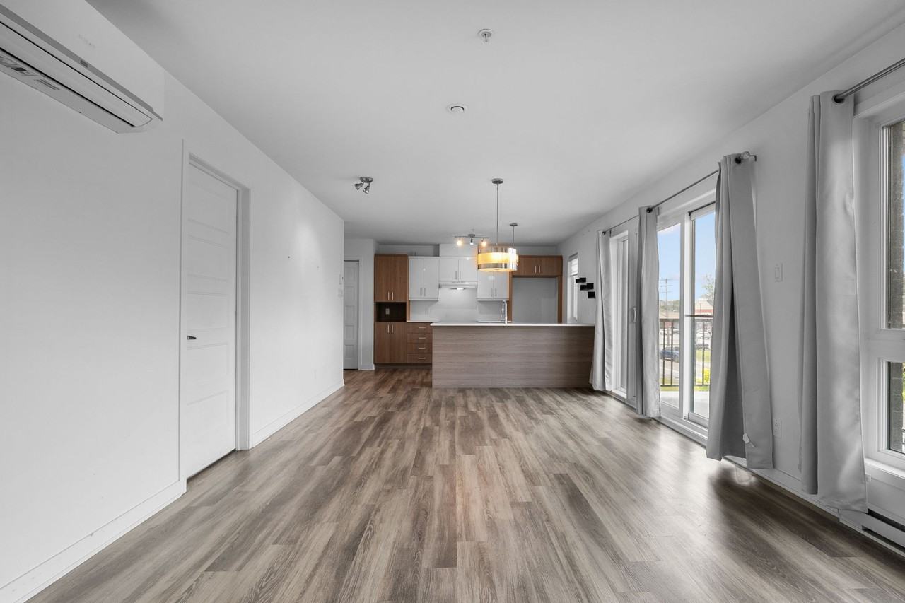 4740 Boulevard Dagenais Ouest #401 - Photo 5 of 24