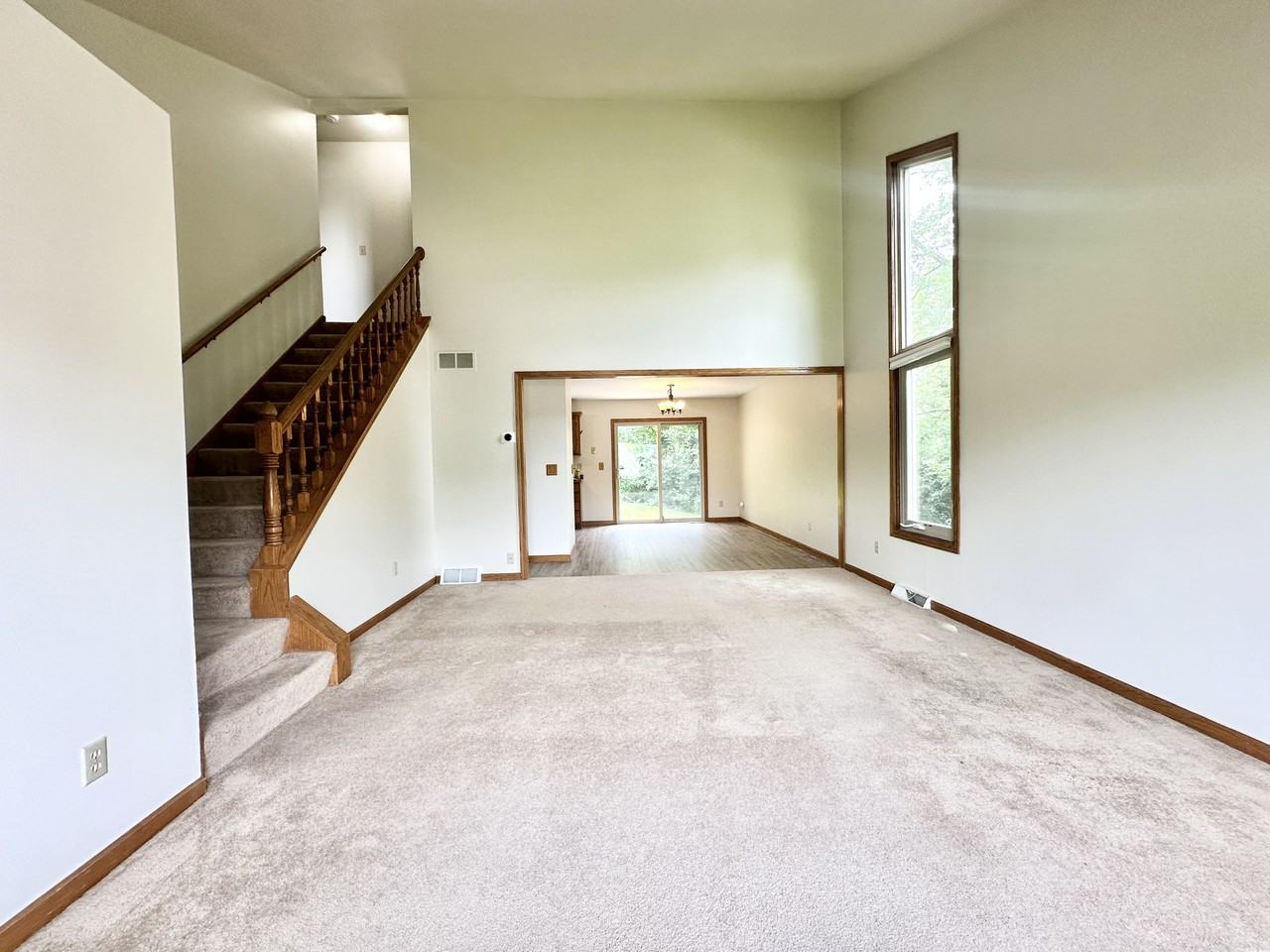 1452 Meadowcreek Court - Photo 3 of 32