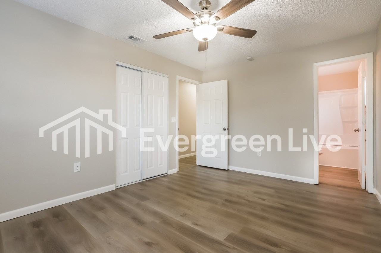 4518 E 26th Ave - Photo 4 of 20