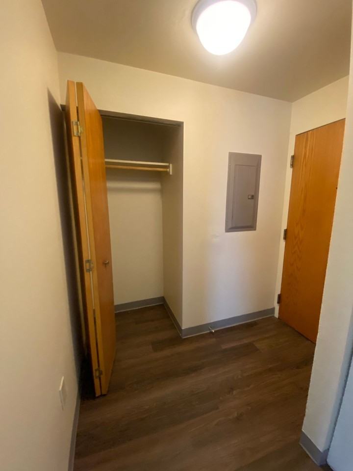 The Seminole Apartments a 55 and over community - Photo 3 of 11