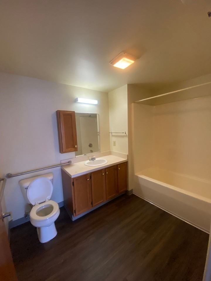 The Seminole Apartments a 55 and over community - Photo 7 of 11