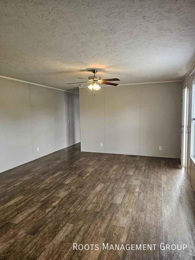 751 Holmes Dr #39 - Photo 3 of 8