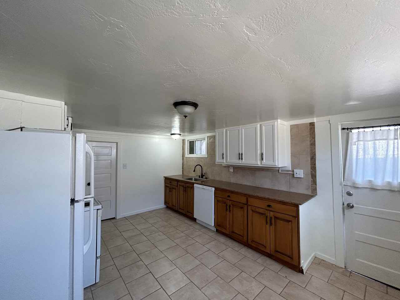 669 Orem - Photo 3 of 6