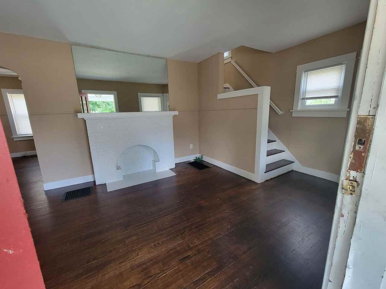 135 Gramont Ave - Photo 3 of 12