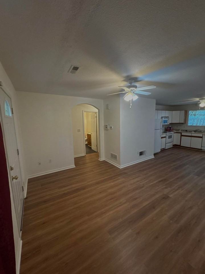 416 Oak St - Photo 3 of 28