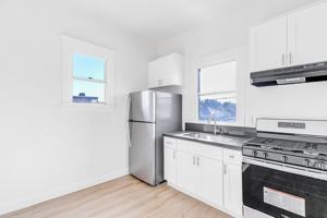 featured image of 1618 E Vernon Ave