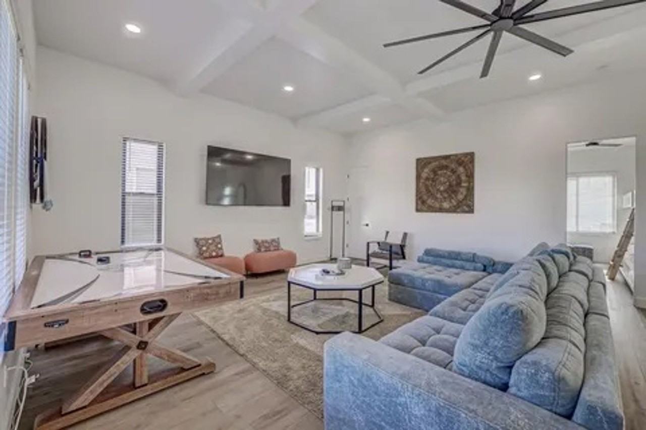 4968 W 3175 S - Photo 2 of 35