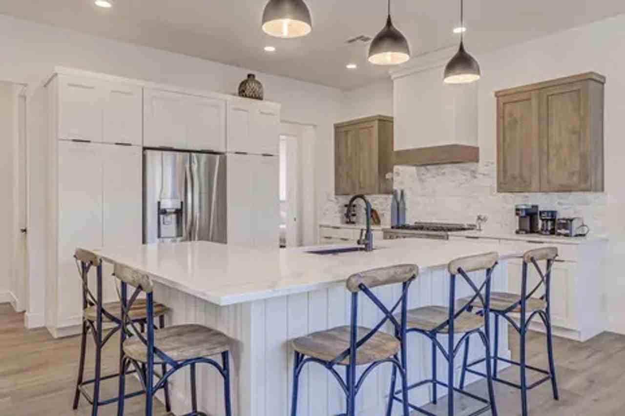 4968 W 3175 S - Photo 3 of 35