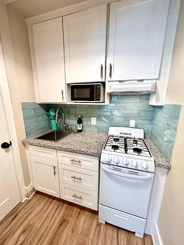 141 Earl Ave #A - Photo 3 of 7