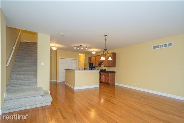 3029 Aspen Ln - Photo 3 of 20