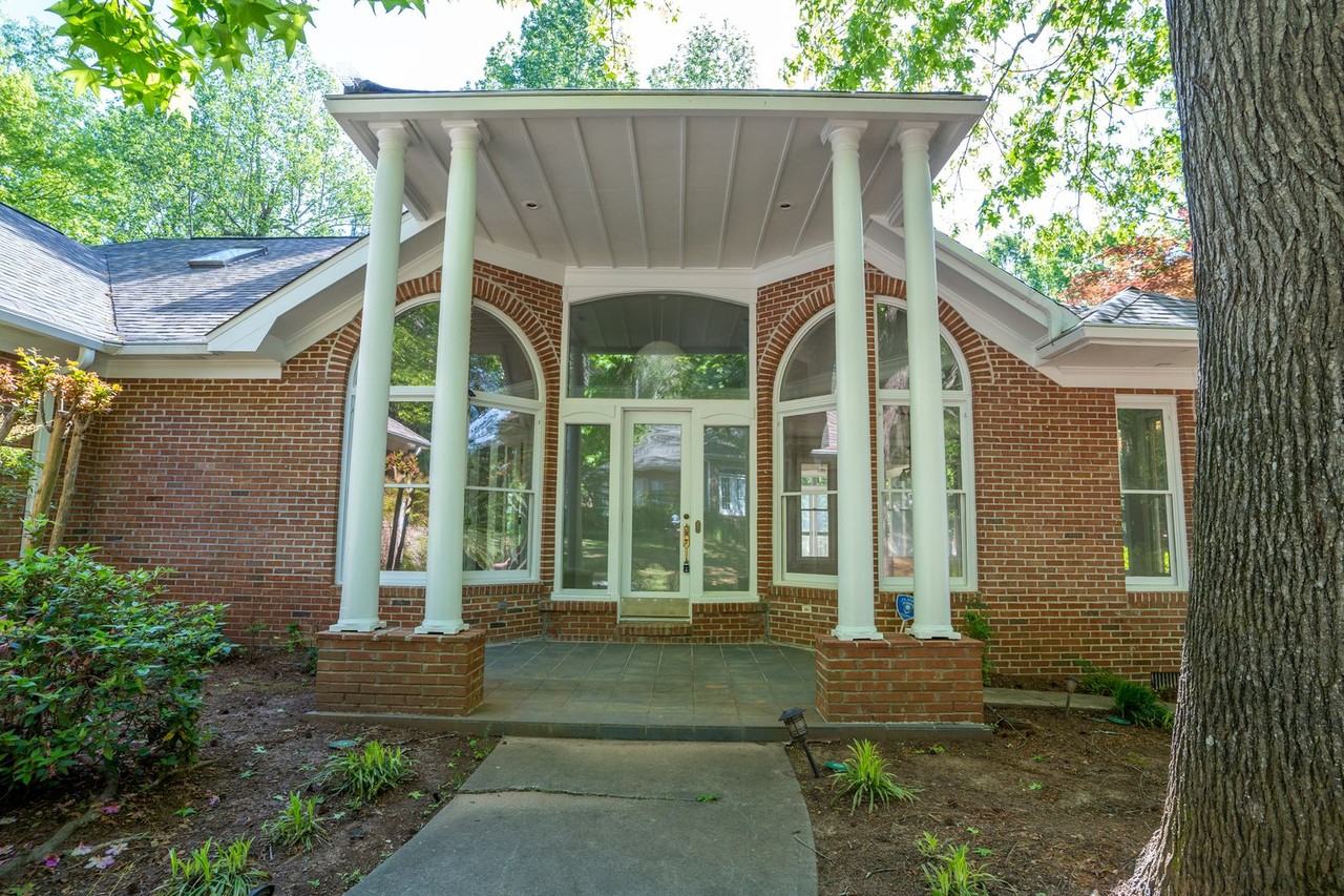 STO149 - Photo 2 of 50