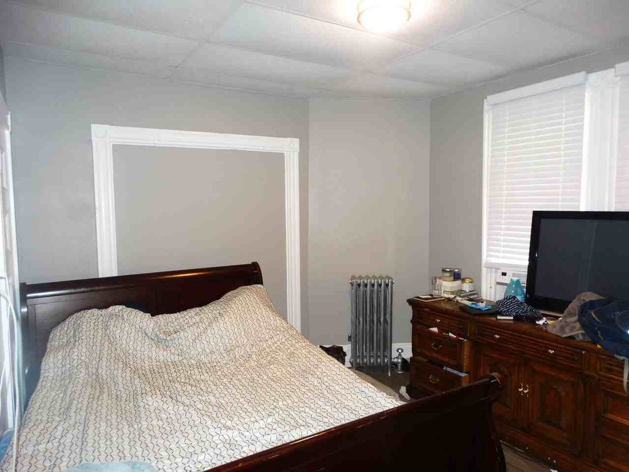 346 Chelsea - Photo 3 of 10