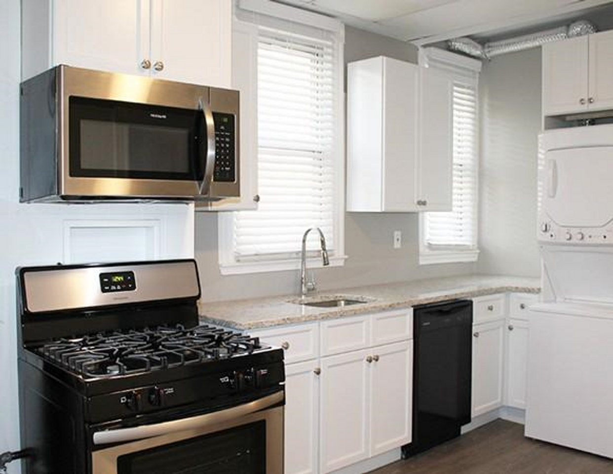 346 Chelsea - Photo 2 of 10
