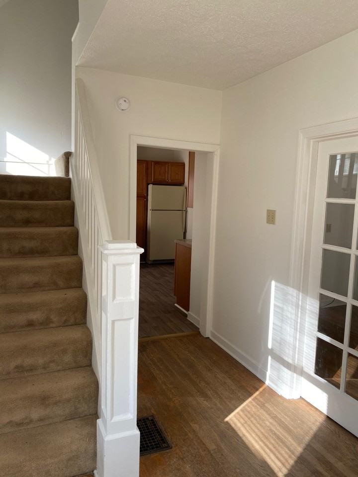 5208 Lark St - Photo 3 of 20