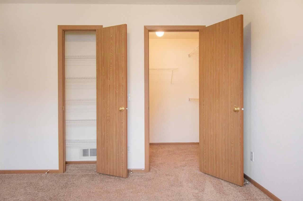 Lancaster Park Townhomes - Photo 7 of 15