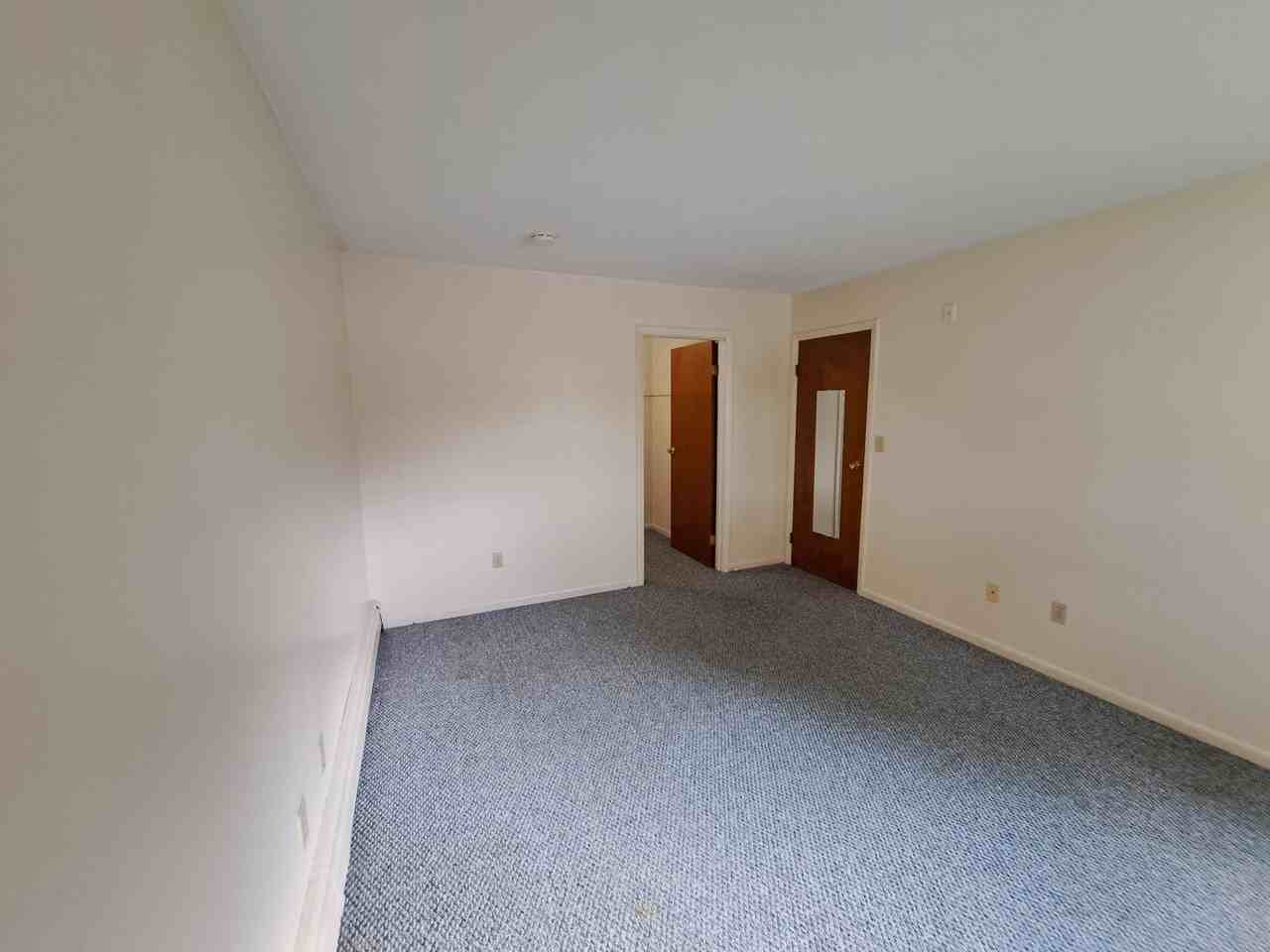 382-384 River St - Photo 5 of 10