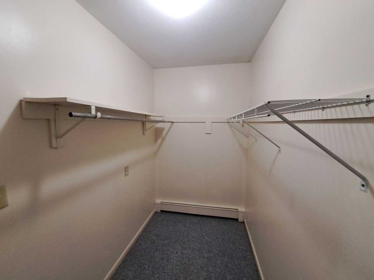 382-384 River St - Photo 7 of 10