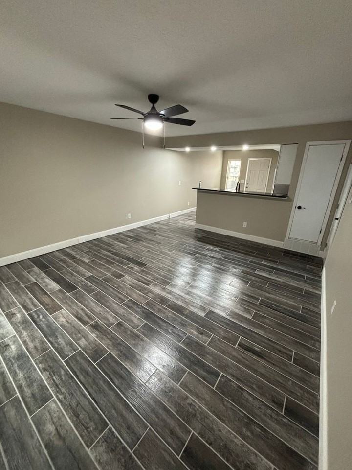 3229 Summerhill Ln - Photo 2 of 11