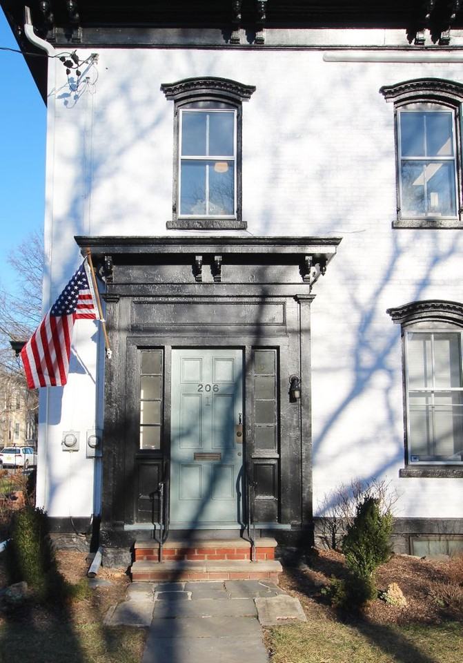 110 Maiden Lane - Photo 2 of 7