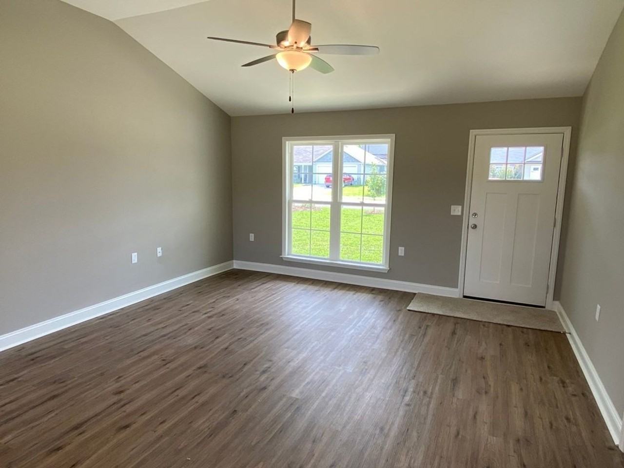 3417 Greenhill Dr - Photo 2 of 13