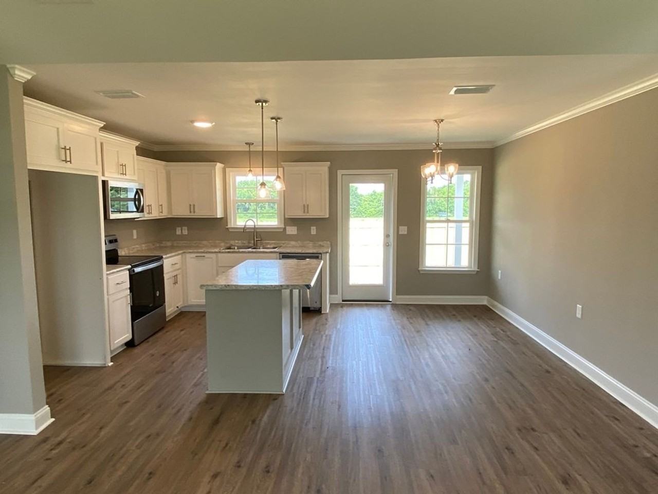 3417 Greenhill Dr - Photo 4 of 13