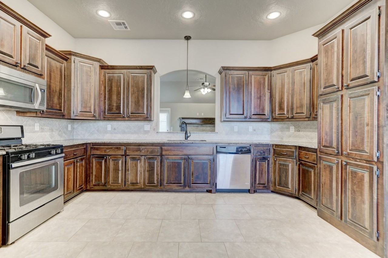 308 Stoneridge Dr - Photo 3 of 50