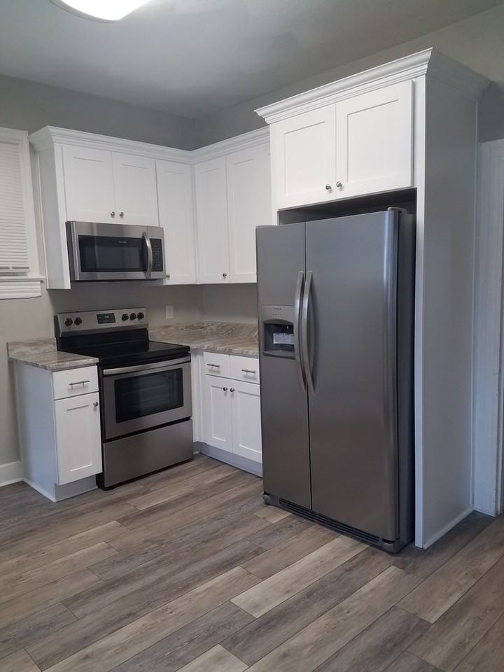 1309 W 38th St - Photo 3 of 14