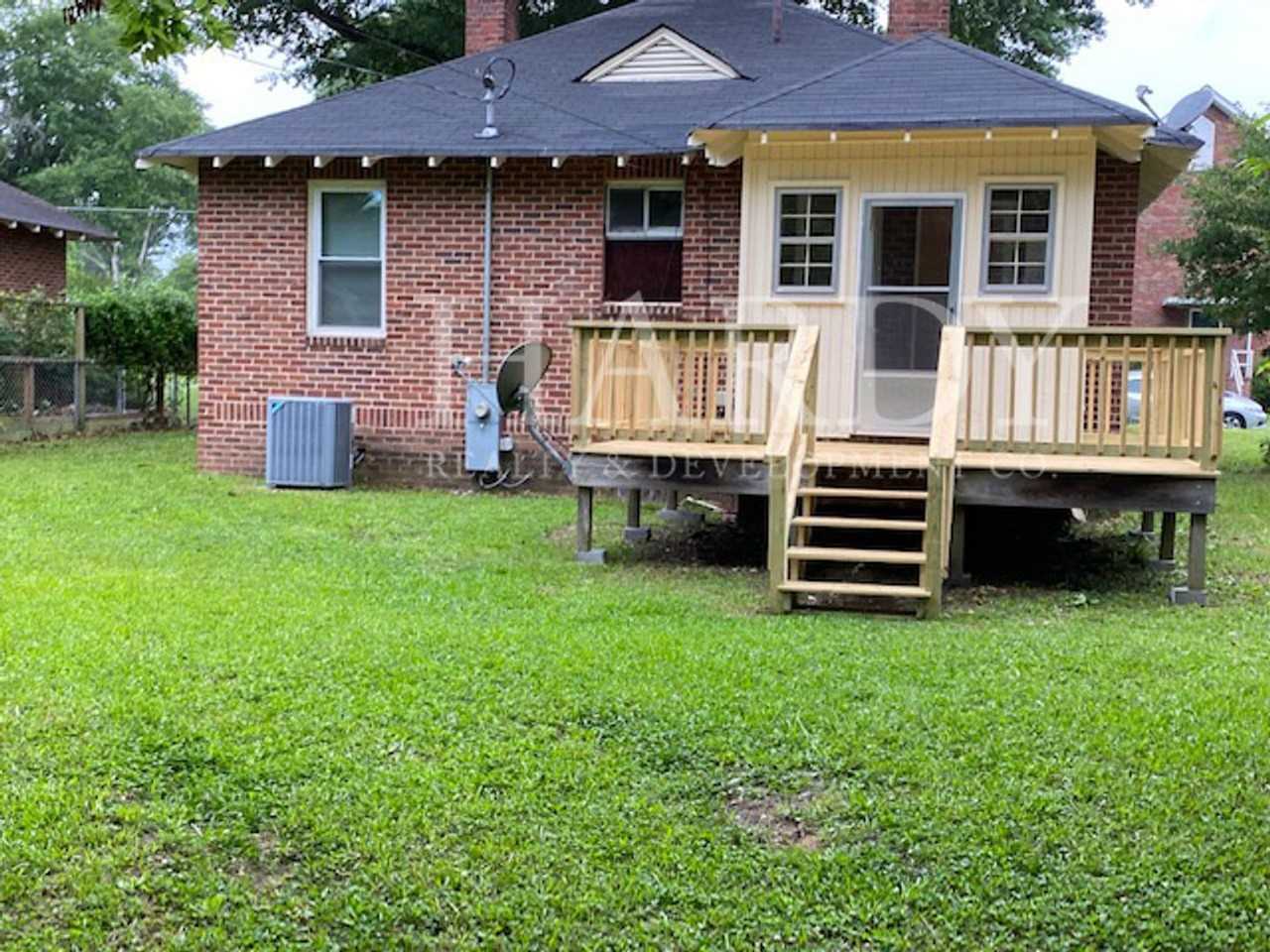 19 Dogwood St Ne - Photo 2 of 9