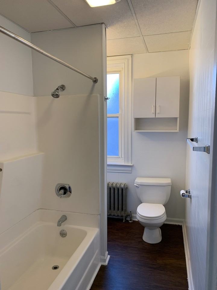 609 Wallace St #2 - Photo 3 of 40