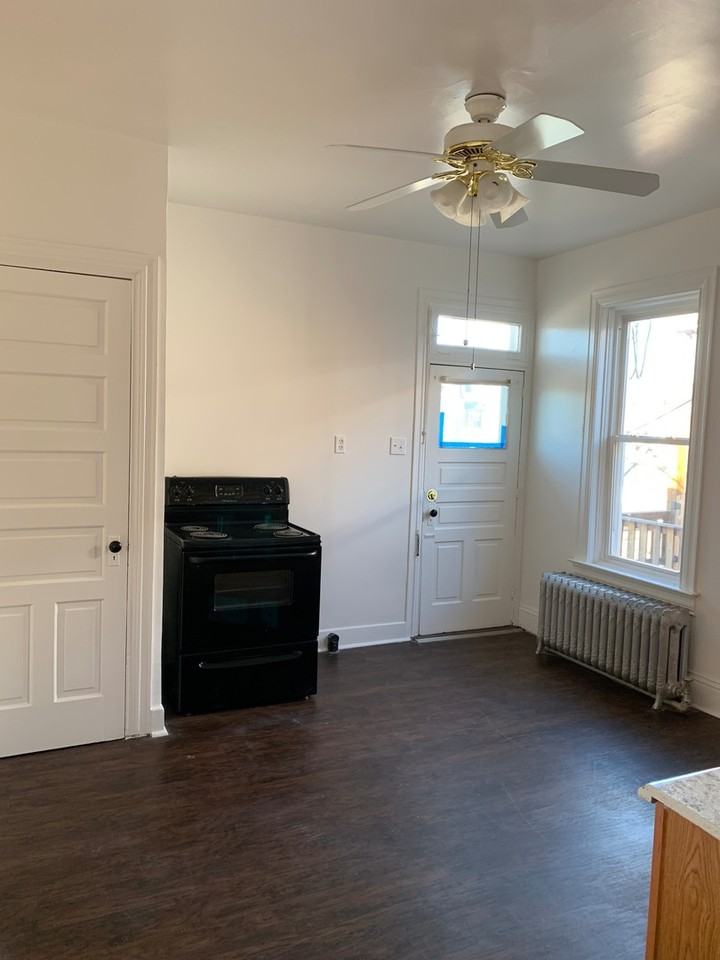609 Wallace St #2 - Photo 4 of 40