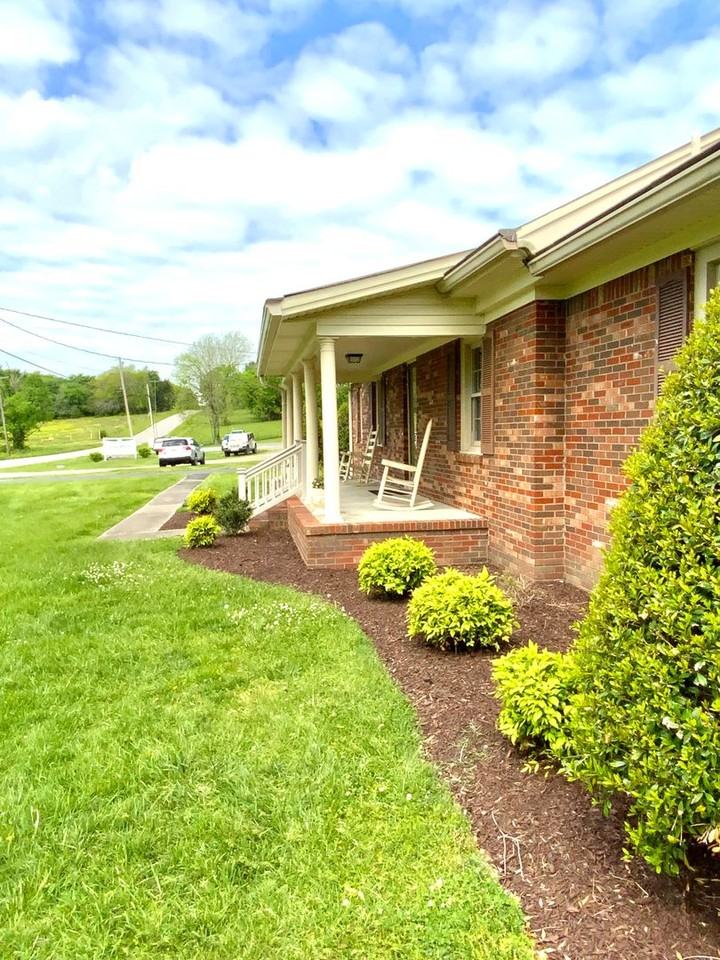 2505 Greenvale Rd - Photo 3 of 17