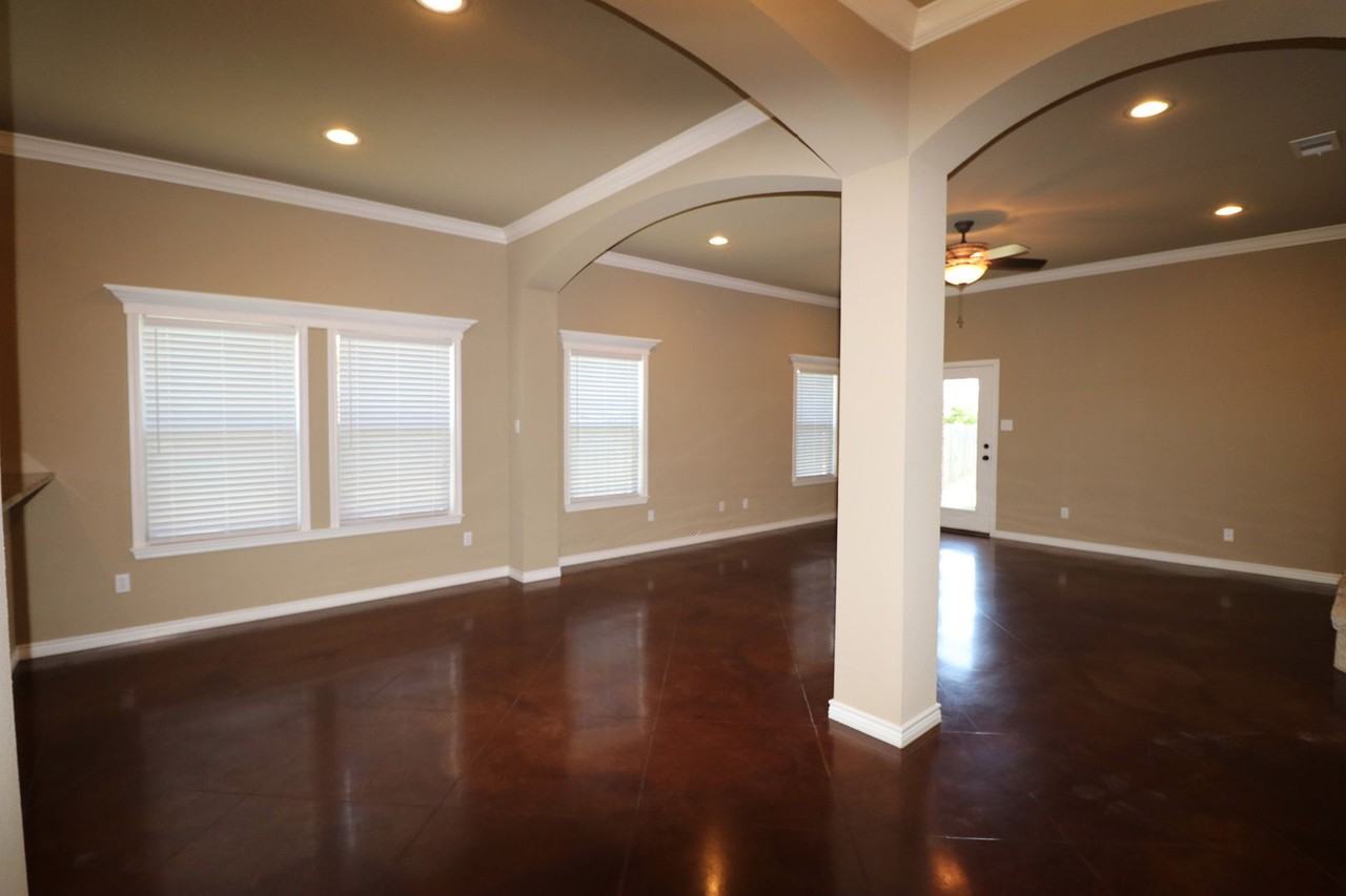 3116 Silver Saddle Dr - Photo 3 of 20