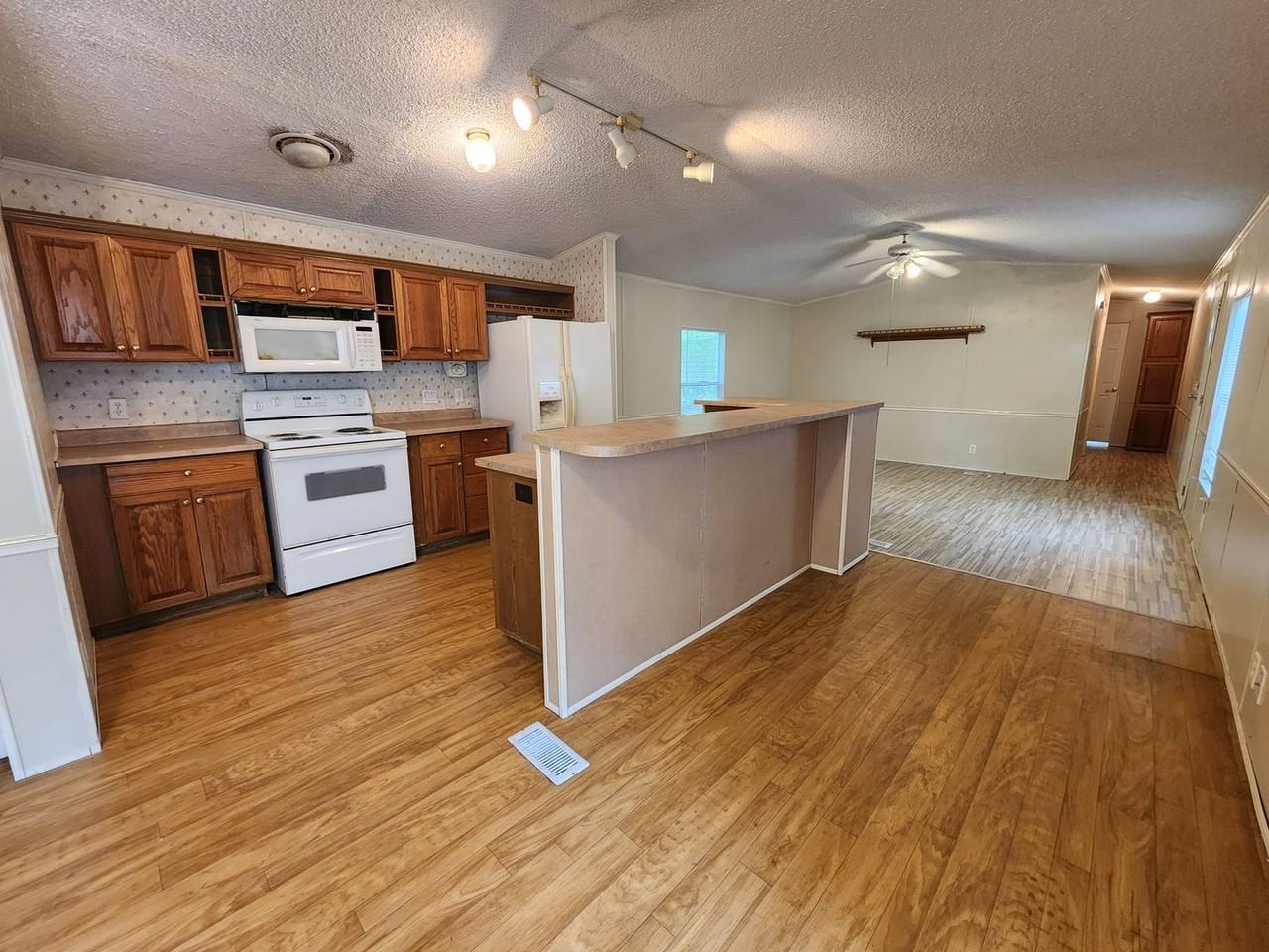 8520 Birch St - Photo 3 of 12