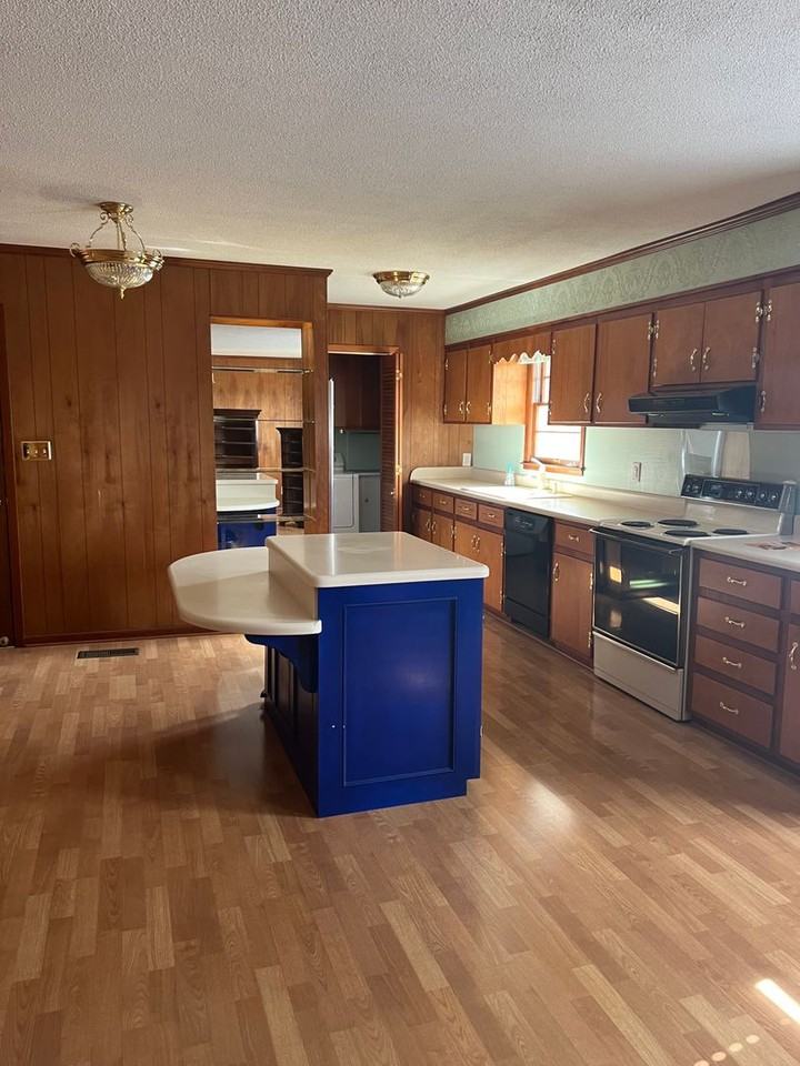 1100 Courtland Ave - Photo 3 of 13