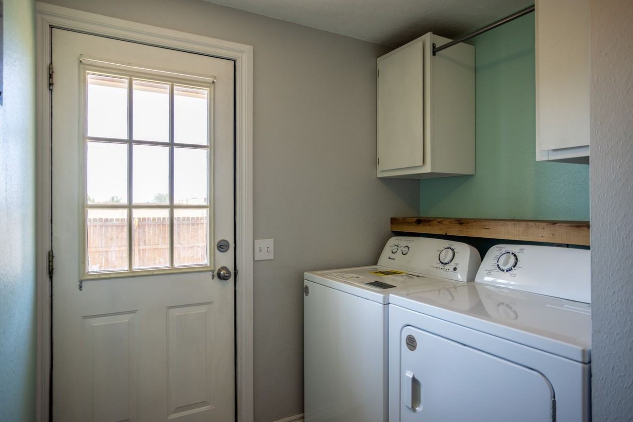 902 E Kee St - Photo 3 of 19