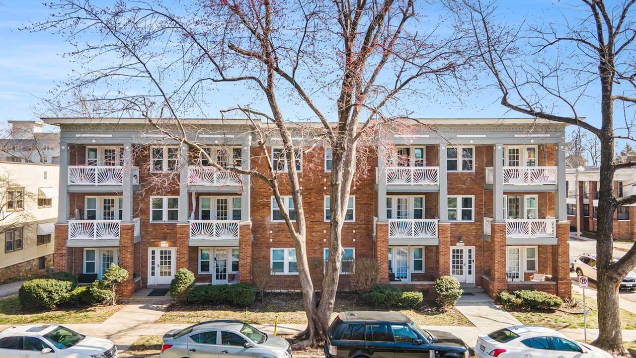 South Plaza Apartments 5047 Wyandotte St, Kansas City, MO 64112