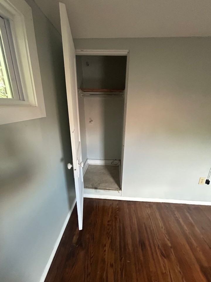 2309 Tilbury Ave - Photo 3 of 12