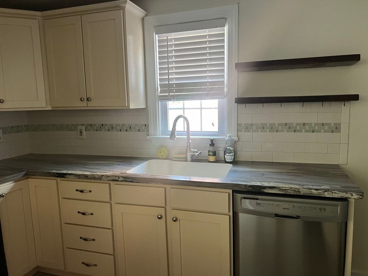 851 Fountain Ave - Photo 7 of 16