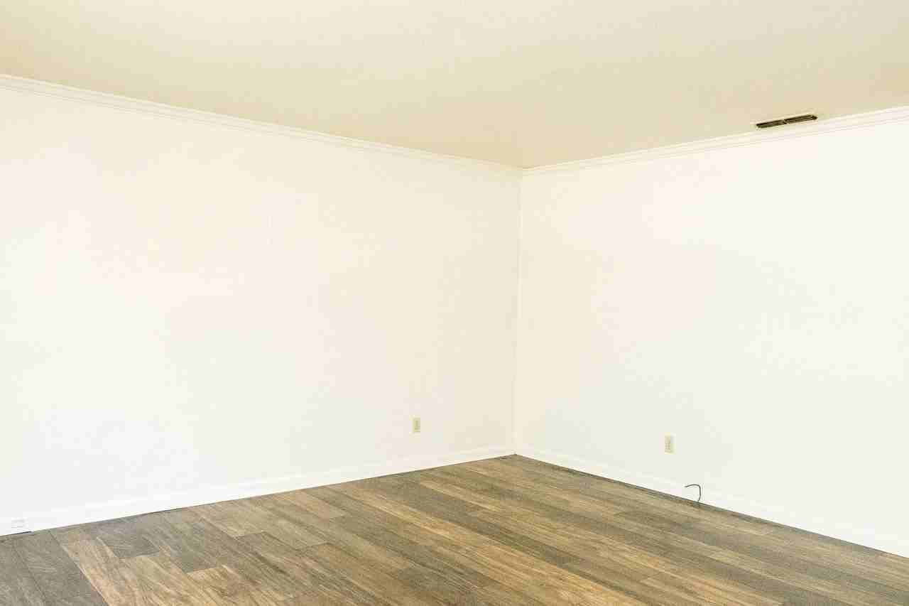 183 Colony Circle - Photo 3 of 13