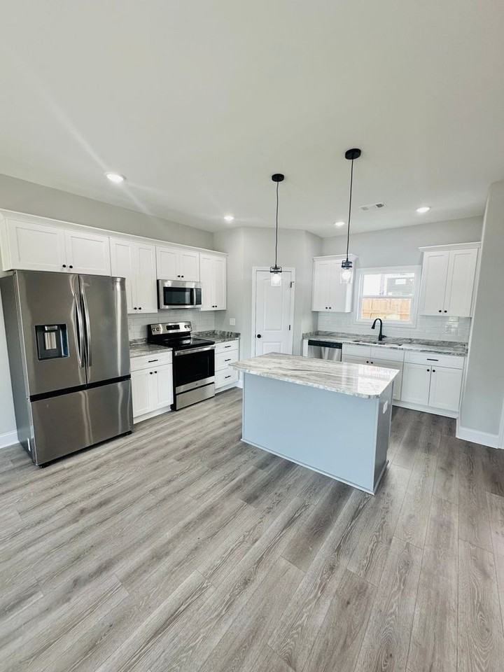 226 Beau Claire Cir - Photo 2 of 30