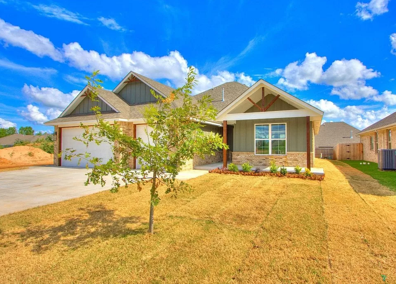 1308 Torrey Pines Rd - Photo 2 of 41