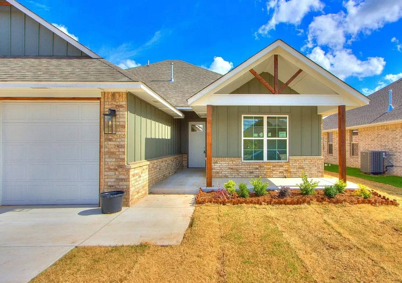 1308 Torrey Pines Rd - Photo 3 of 41