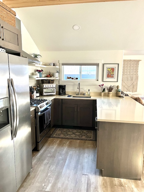 255 Nw Sisemore St - Photo 3 of 6