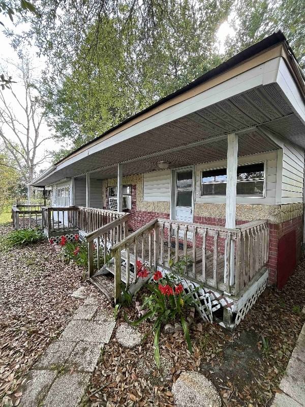 5670 Lauramore Rd - Photo 3 of 23