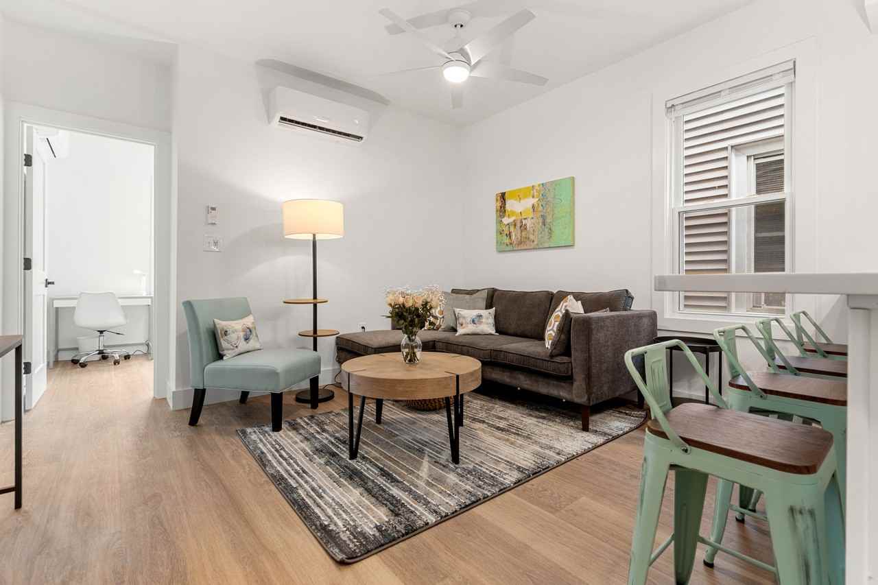 621 E 8th St #2 - Photo 7 of 15