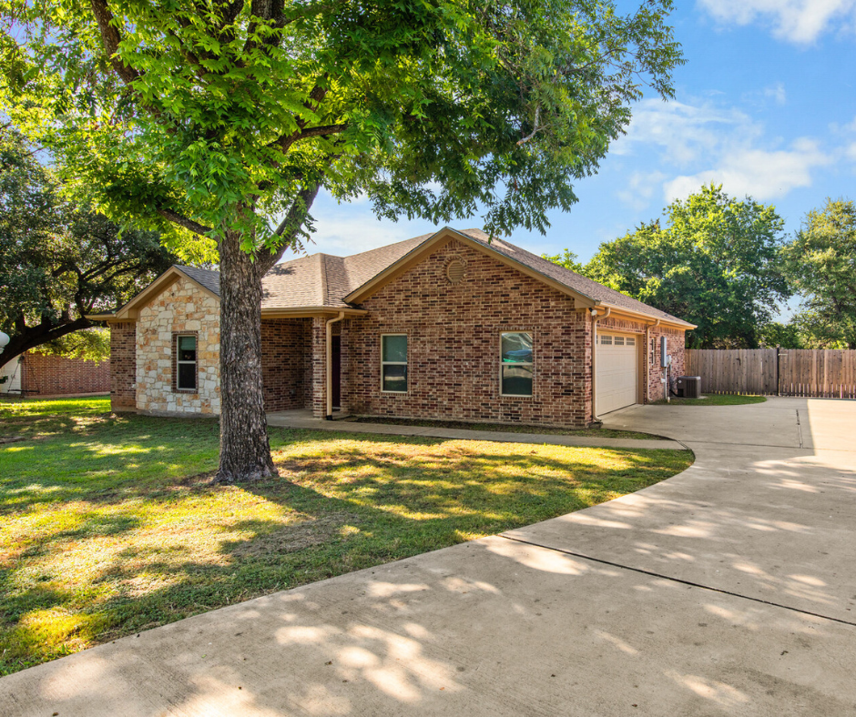 208 W Billington Dr #NA - Photo 2 of 12