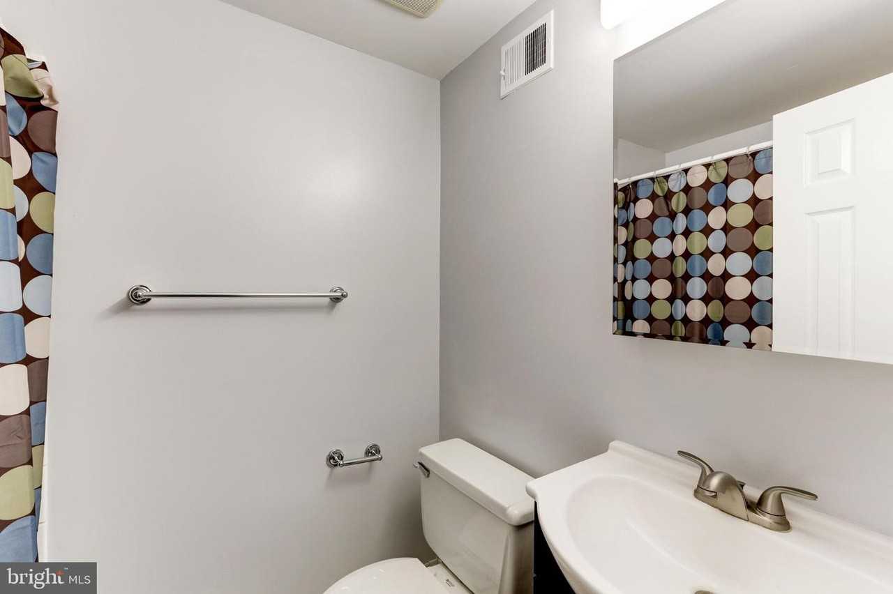 6372 Woodland Ridge Ct - Photo 5 of 6